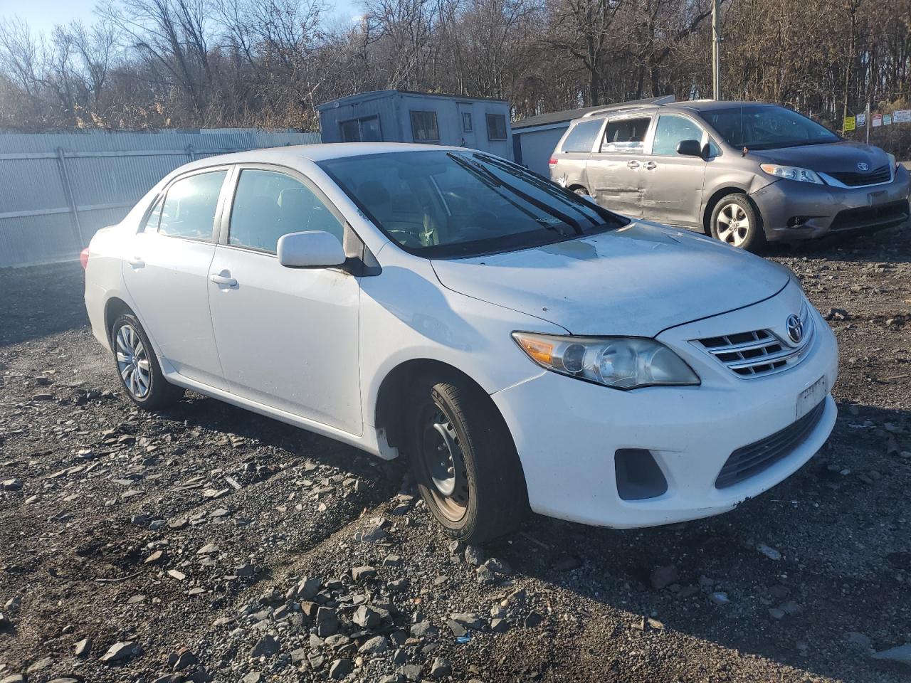 VIN 5YFBU4EE7DP183840 2013 TOYOTA COROLLA no.4