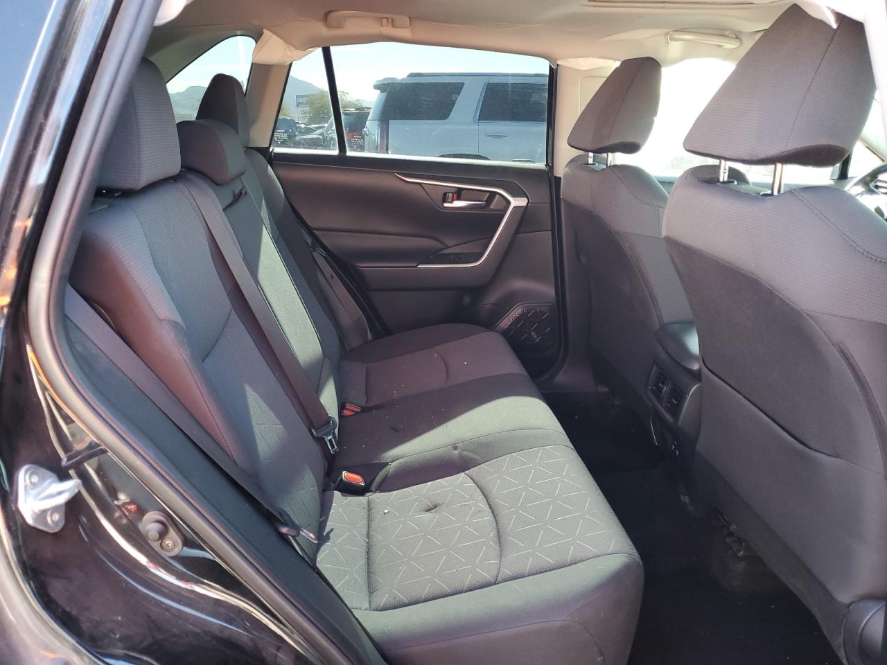 2019 Toyota RAV 4 - Image 12