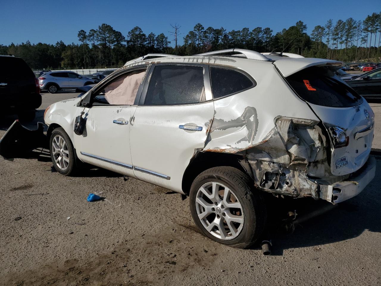 2013 Nissan Rogue - Image 2