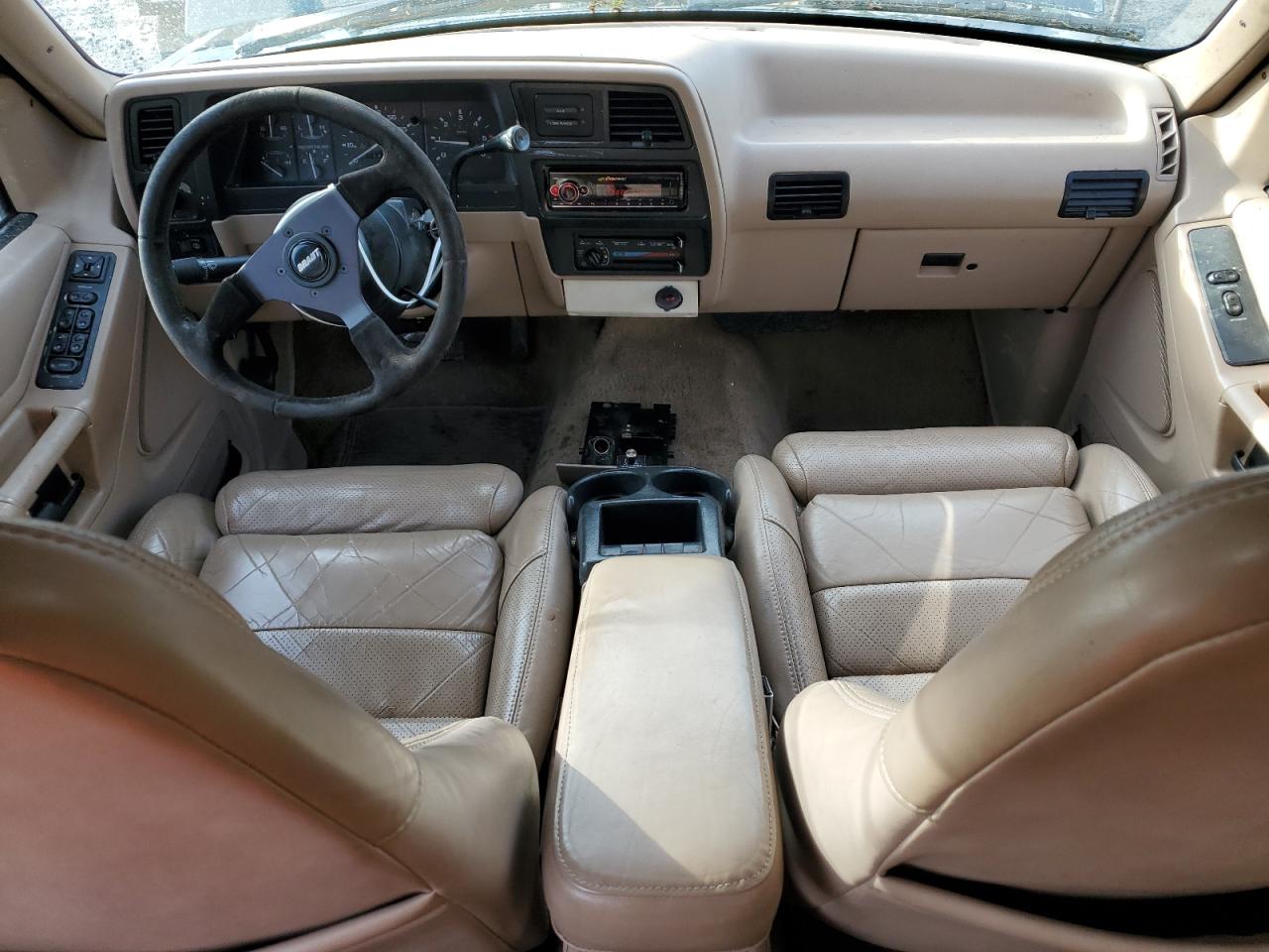 1992 Ford Explorer VIN: 1FMDU34X1NUB84827 Lot: 86973574