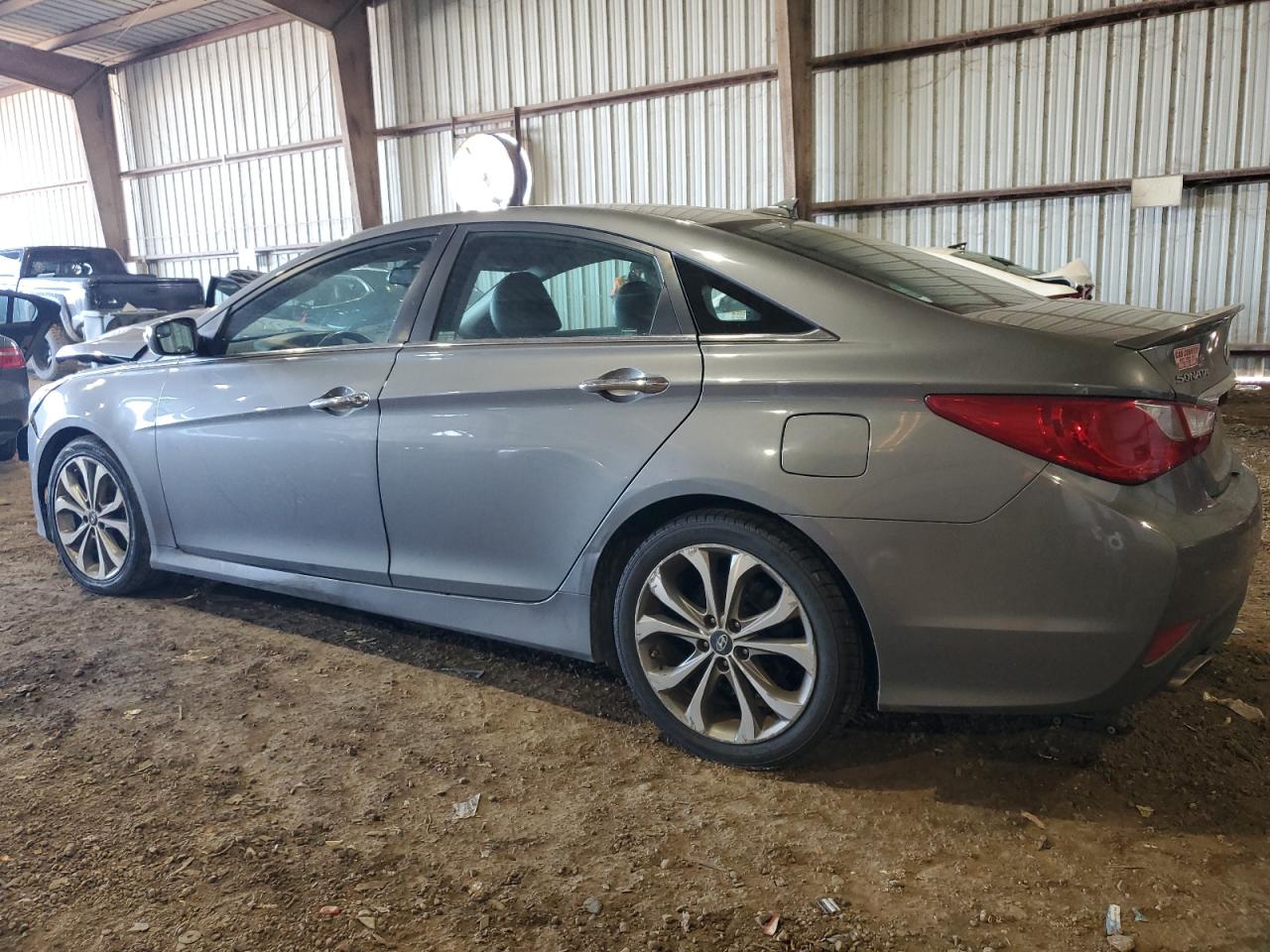 2014 Hyundai Sonata - Image 2