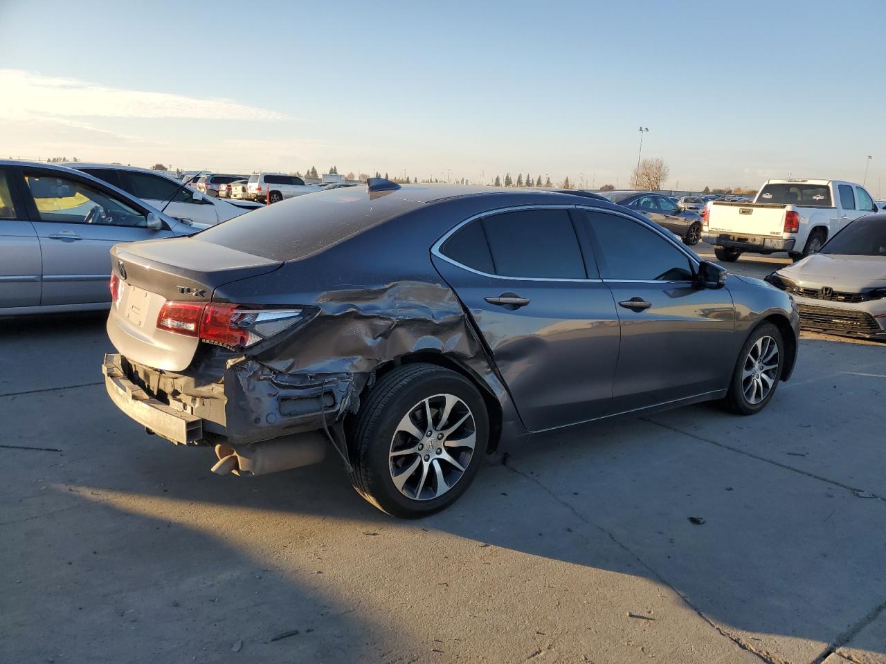 VIN 19UUB1F3XHA010884 2017 ACURA TLX no.3