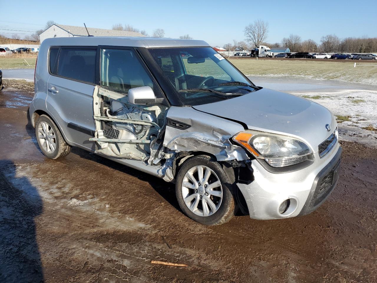 VIN KNDJT2A52D7775236 2013 KIA SOUL no.4