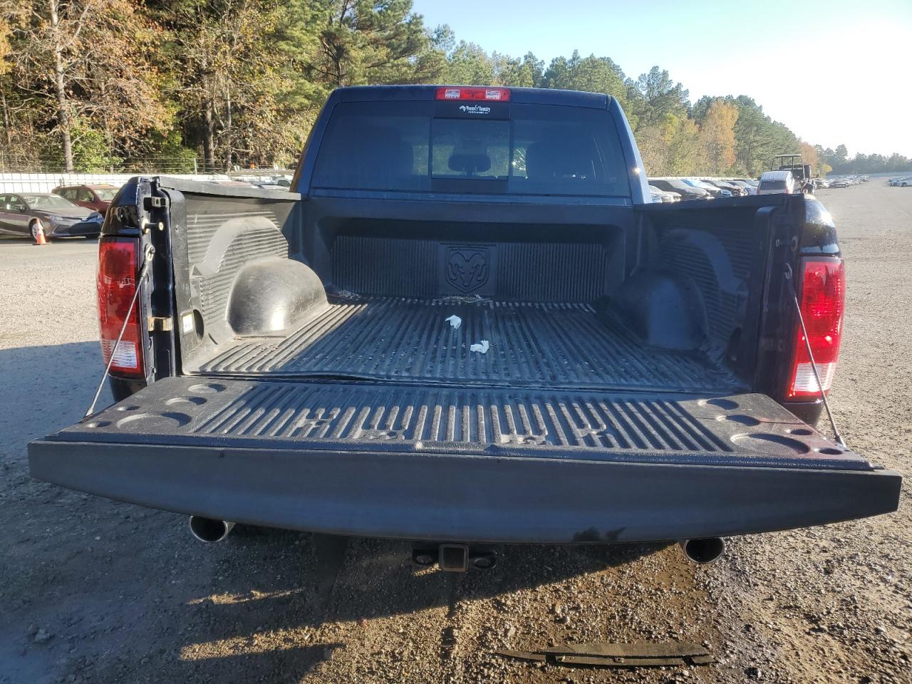 2016 RAM 1500 - Image 6