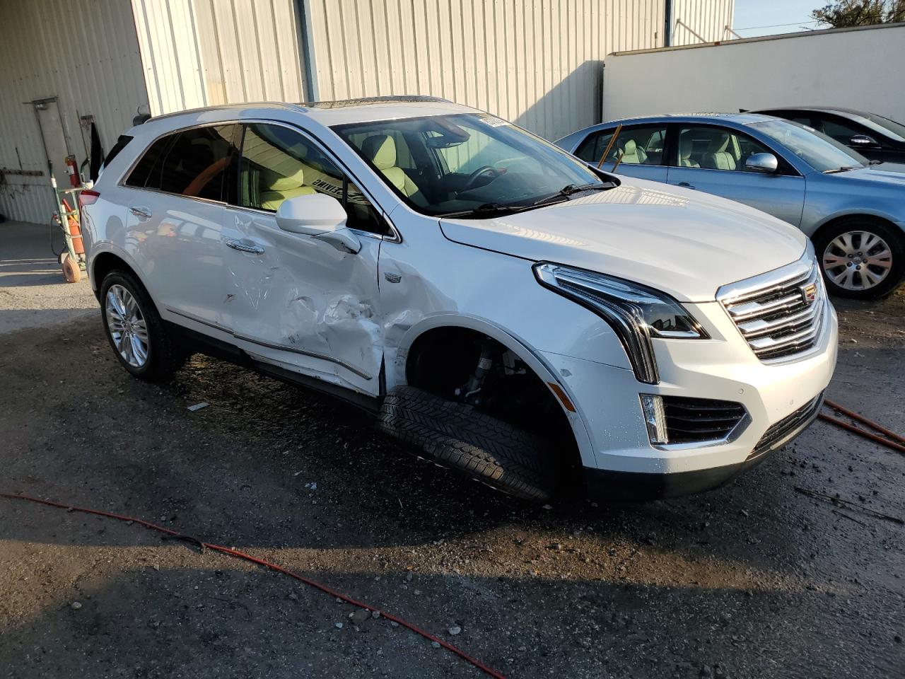 2017 Cadillac XT5 - Image 4