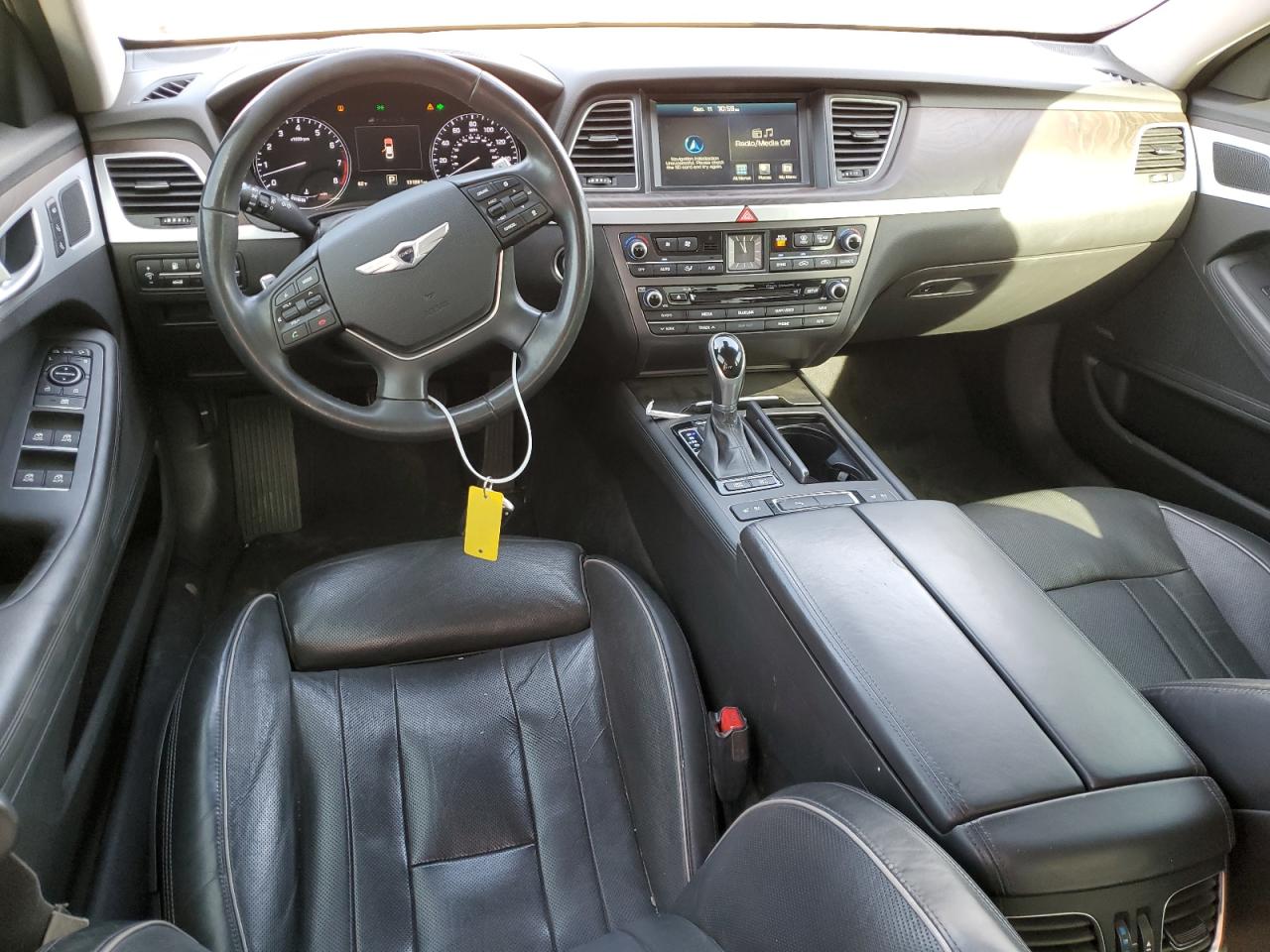 2015 Hyundai Genesis - Image 8