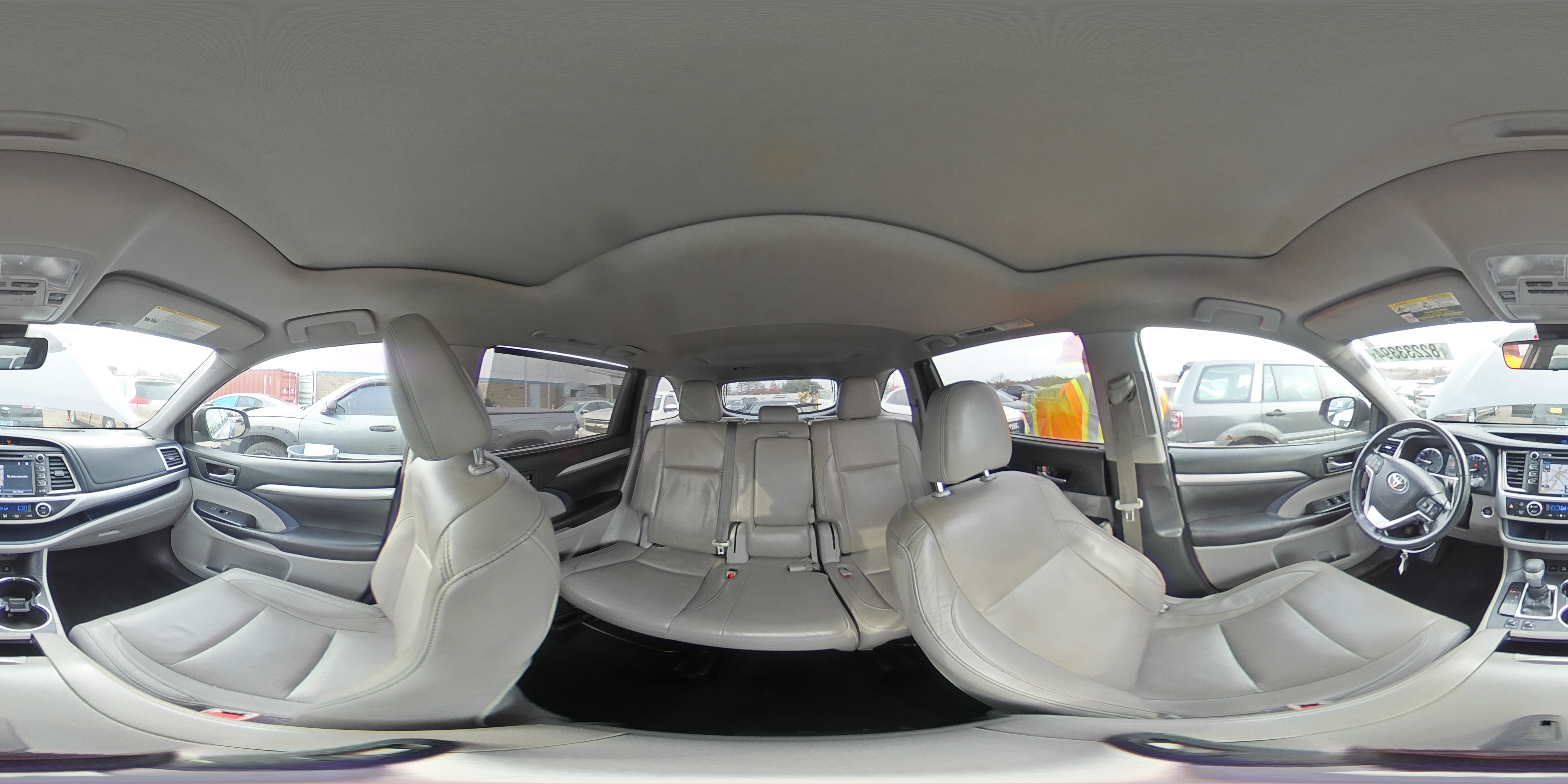 2017 Toyota Highlander - Image 14