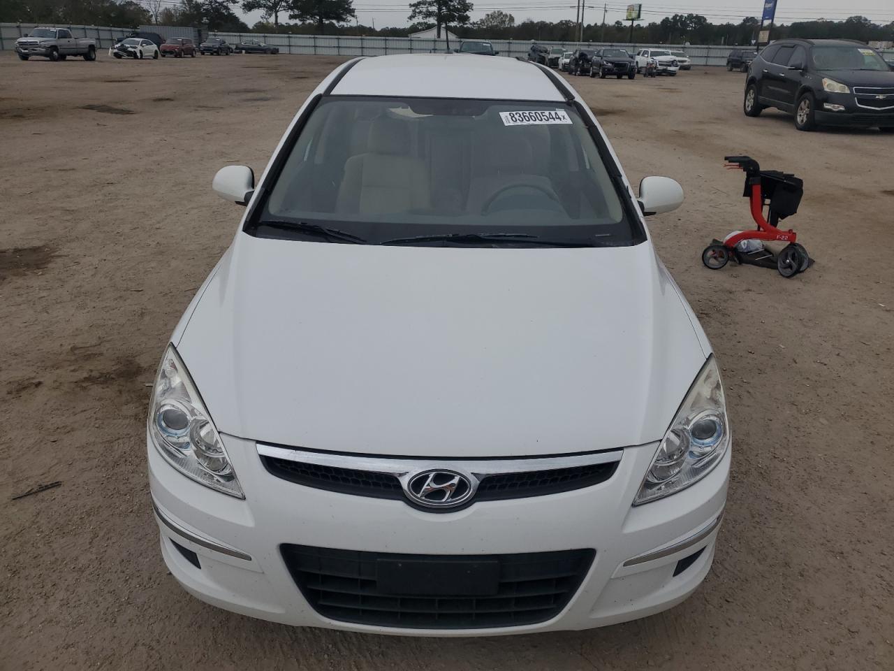 2011 Hyundai Elantra - Image 5