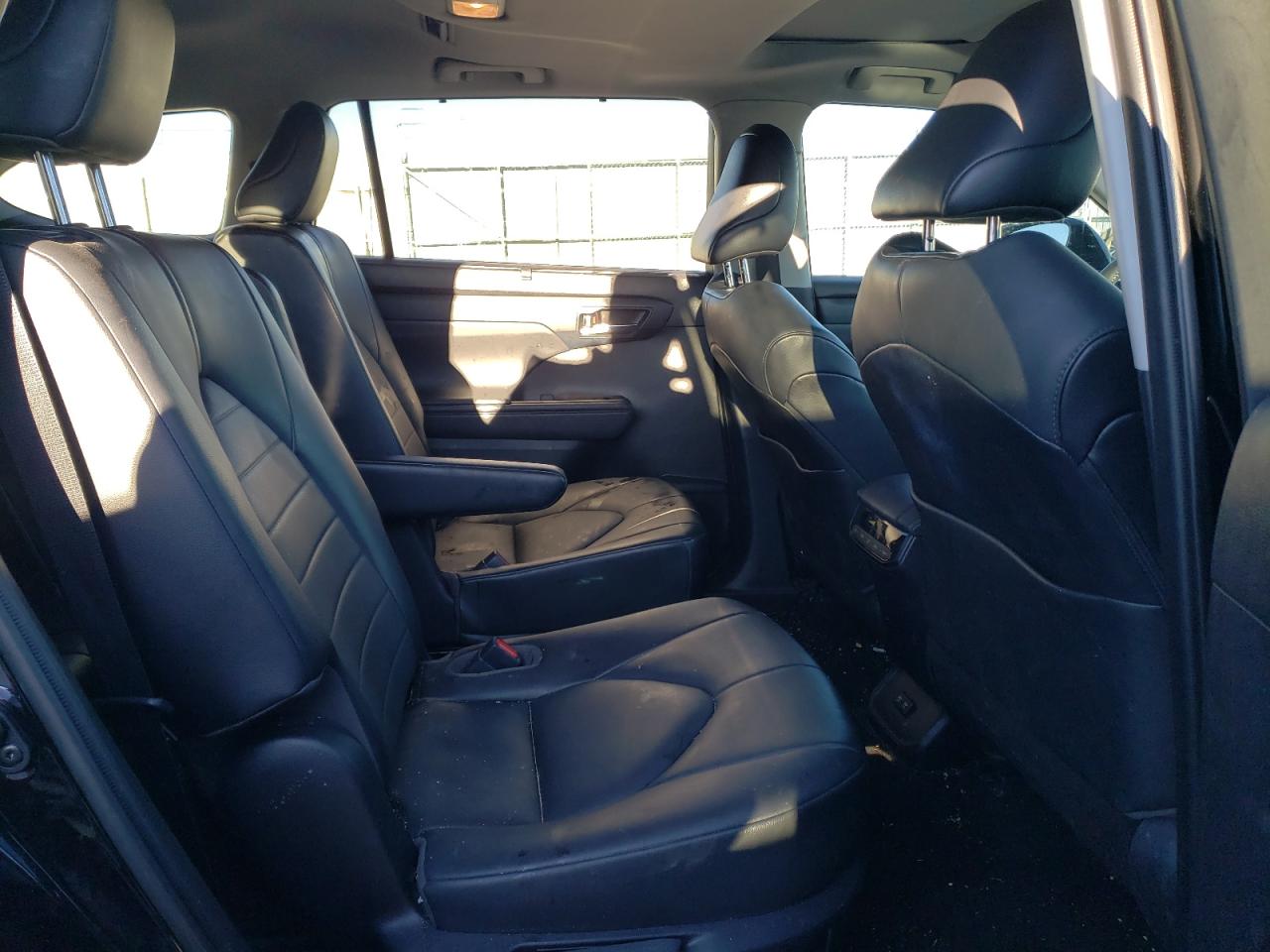 2021 Toyota Highlander - Image 11