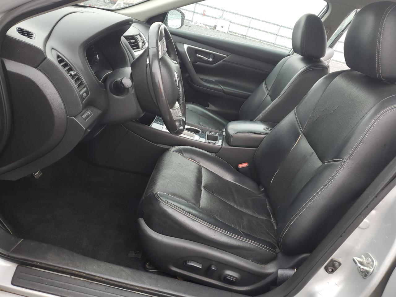 2017 Nissan Altima - Image 7