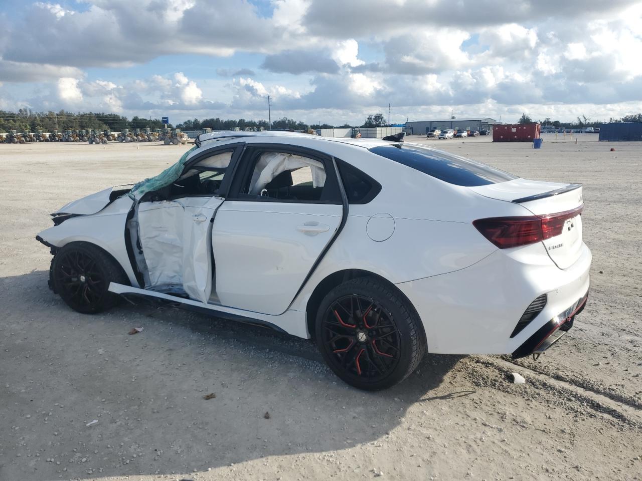 2023 Kia Forte - Image 2