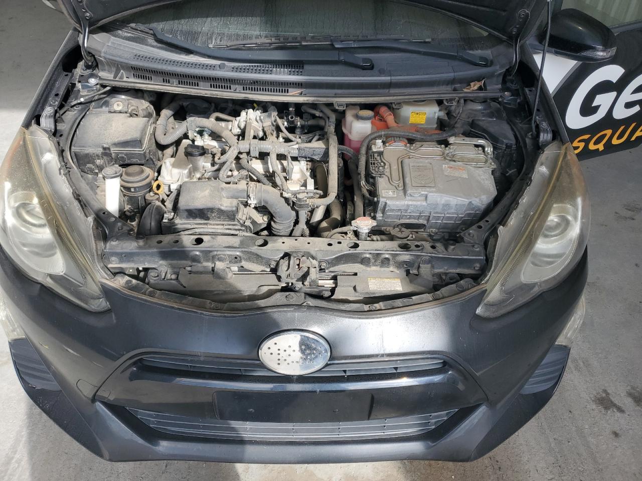 2016 Toyota Prius - Image 11
