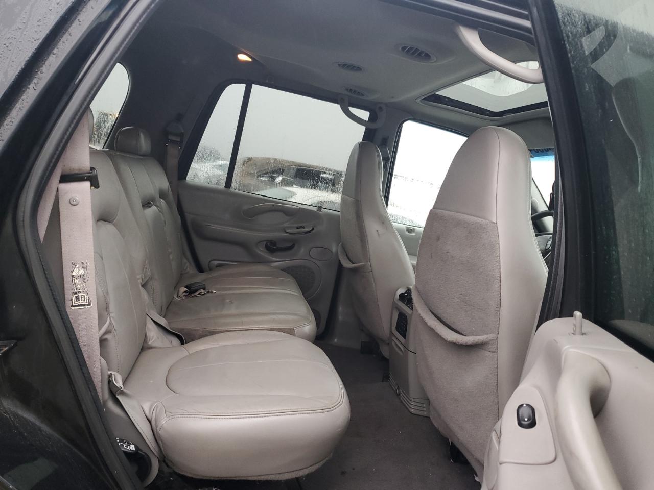 2000 Ford Expedition Xlt VIN: 1FMPU16LXYLA61727 Lot: 85990684