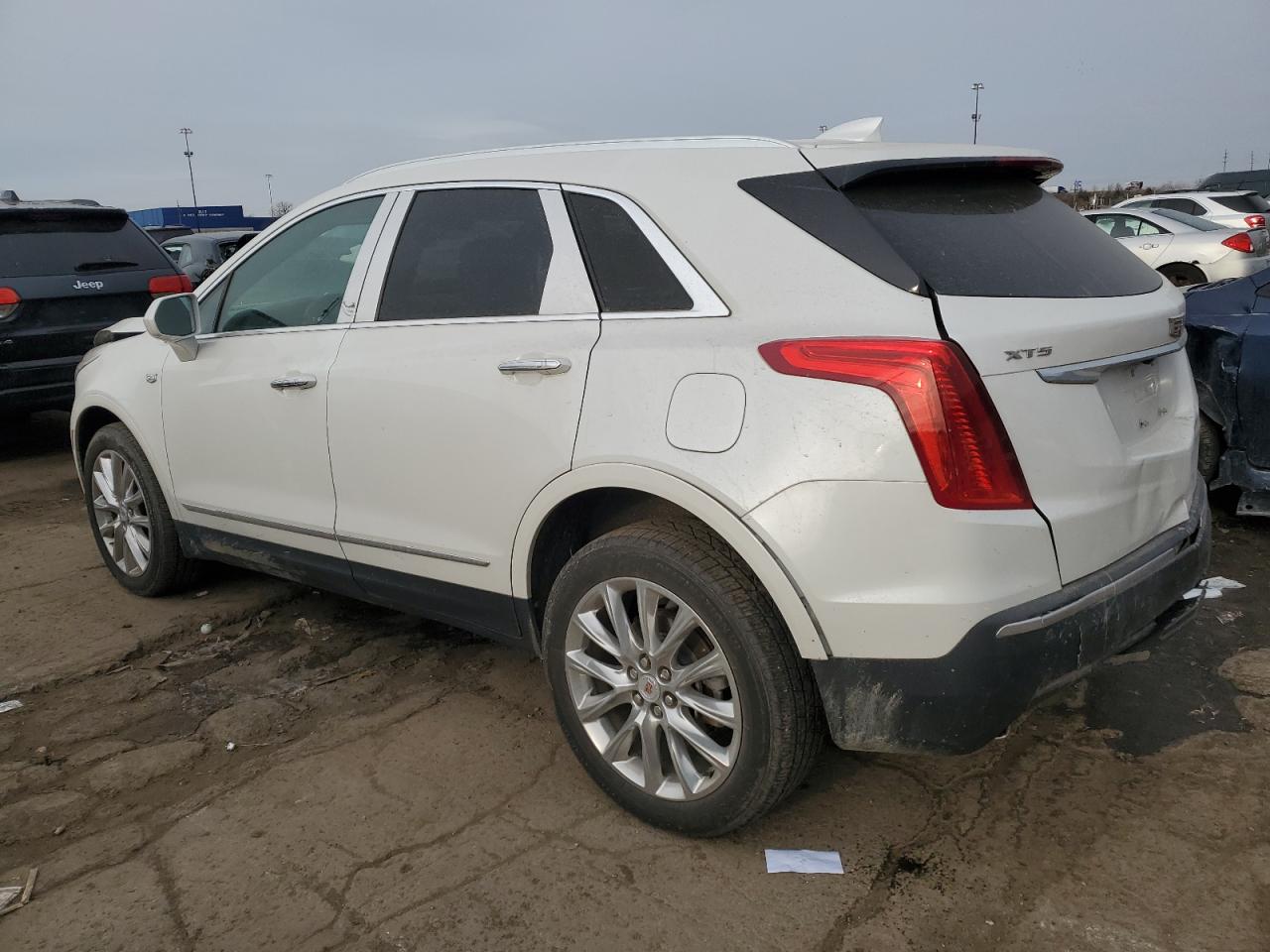 2018 Cadillac XT5 - Image 2
