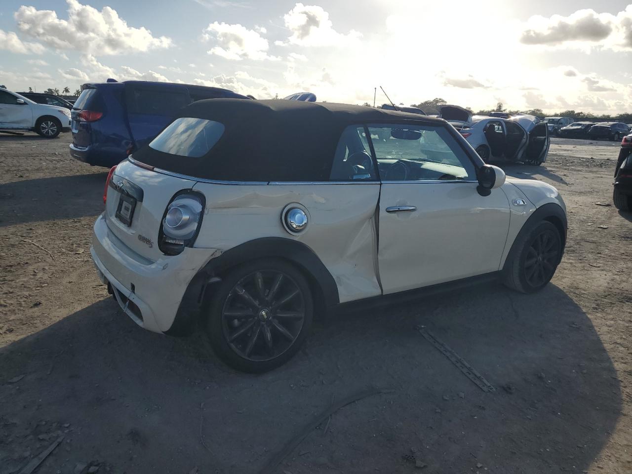 VIN WMWWG9C54J3E38540 2018 MINI COOPER no.3