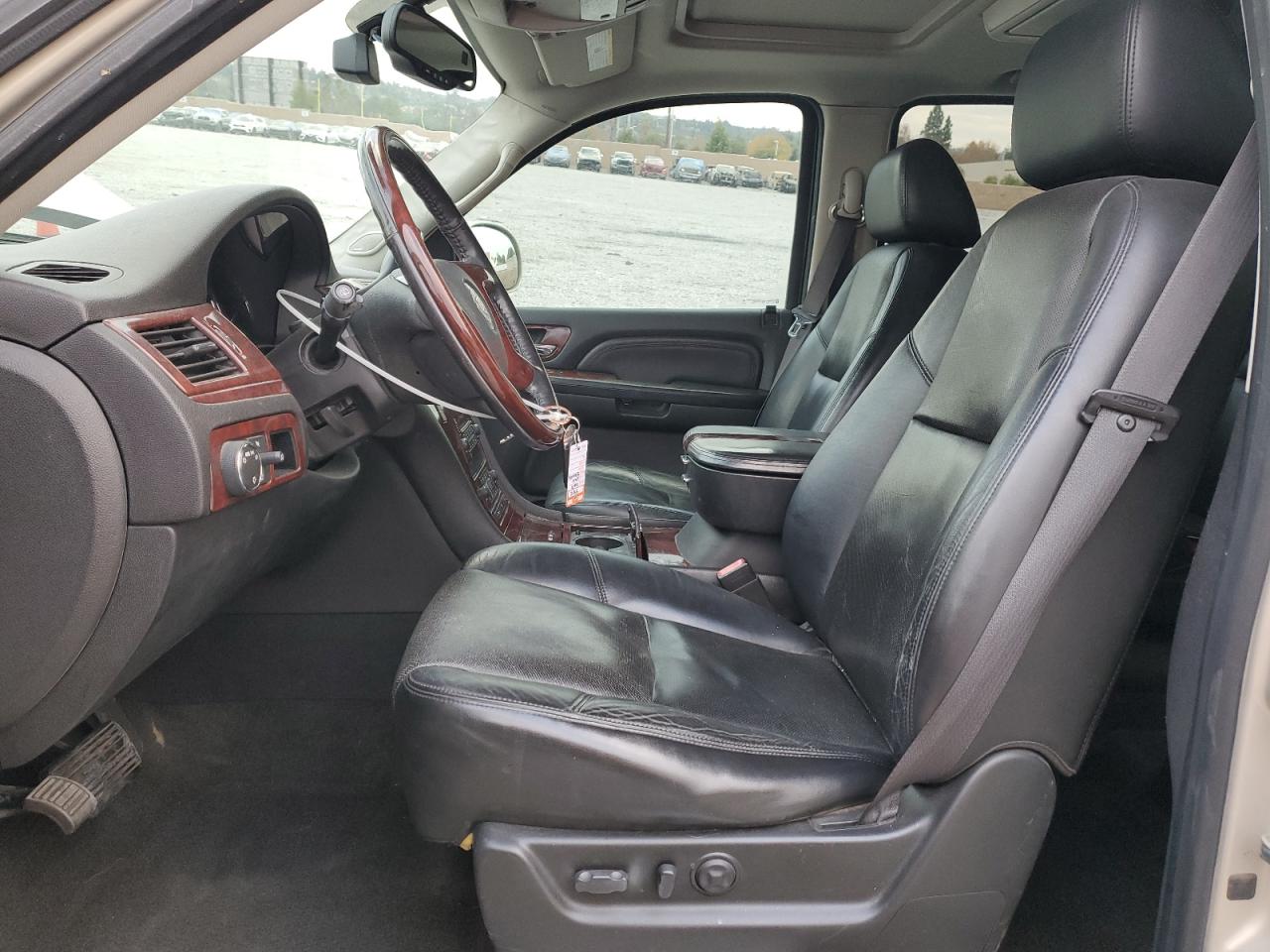 2008 Cadillac Escalade Luxury VIN: 1GYEC63838R160750 Lot: 84481914