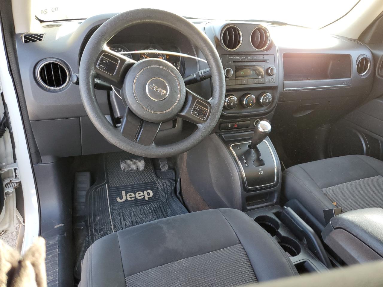 VIN 1C4NJPBB4FD342997 2015 JEEP PATRIOT no.8