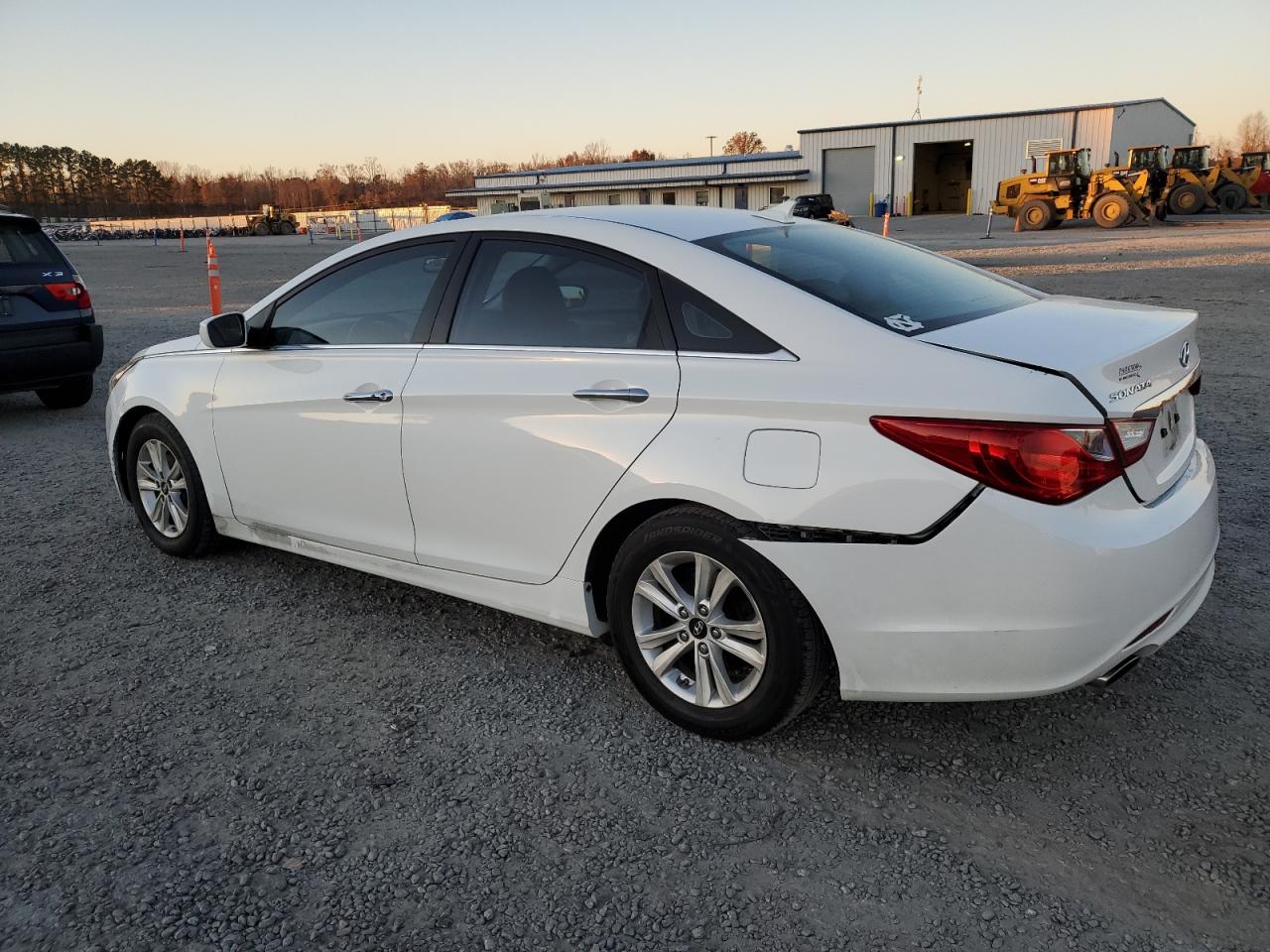 2011 Hyundai Sonata - Image 2