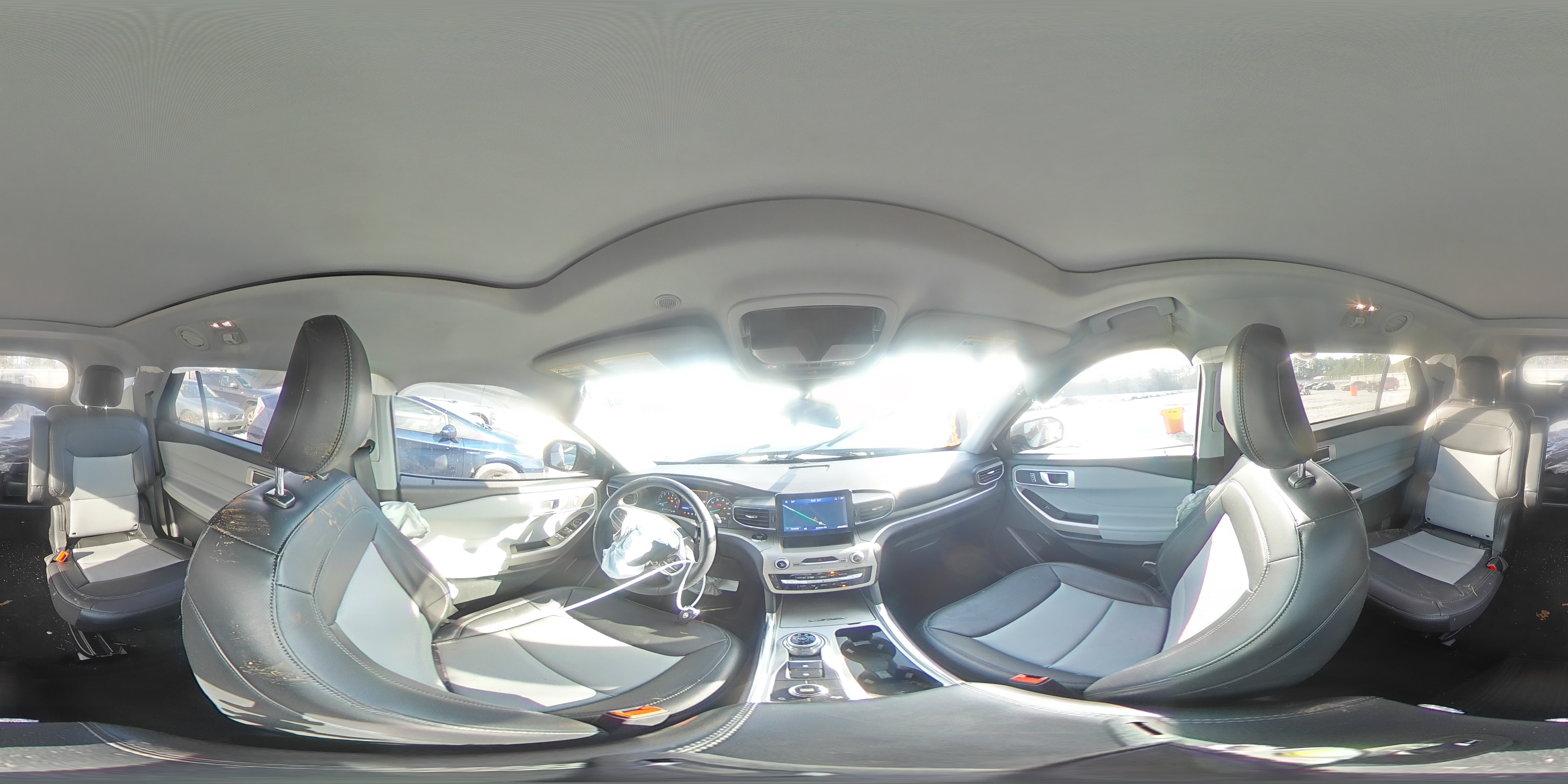 2023 Ford Explorer - Image 14