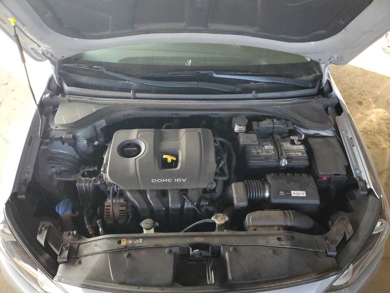 2017 Hyundai Elantra - Image 11