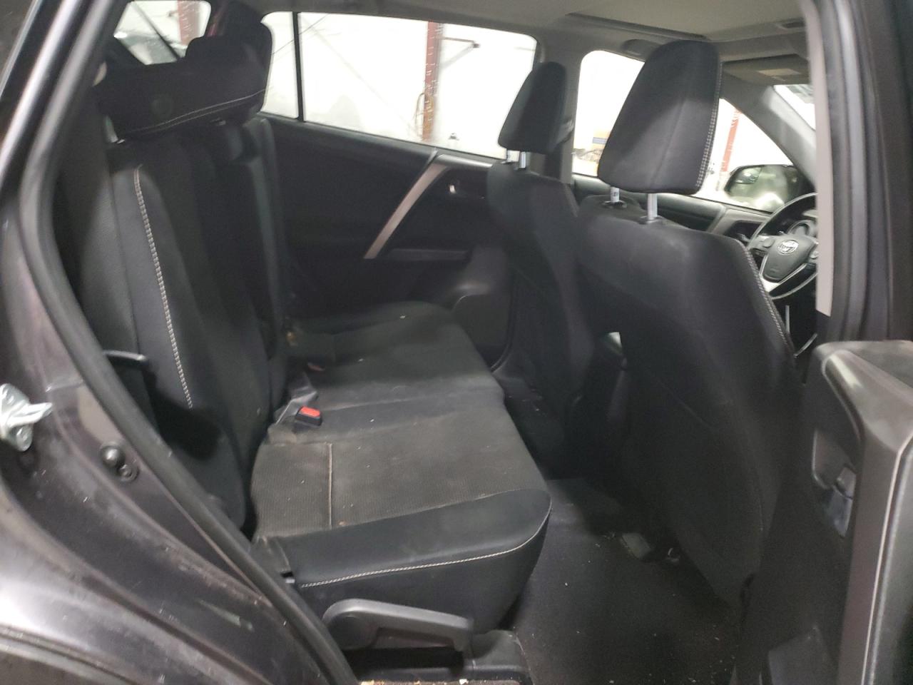 VIN JTMRFREV0HJ147228 2017 TOYOTA RAV4 no.11