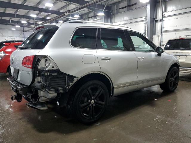  VOLKSWAGEN TOUAREG 2017 Silver