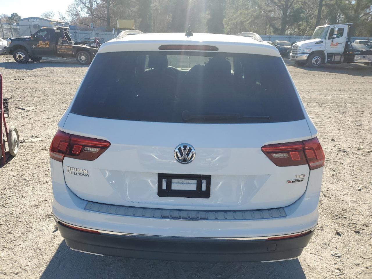 2018 Volkswagen Tiguan - Image 6