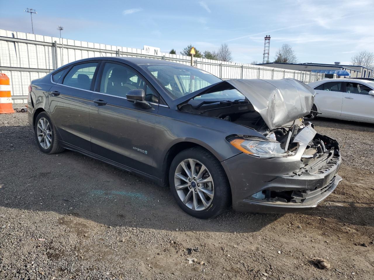 VIN 3FA6P0LU4HR324056 2017 FORD FUSION no.4