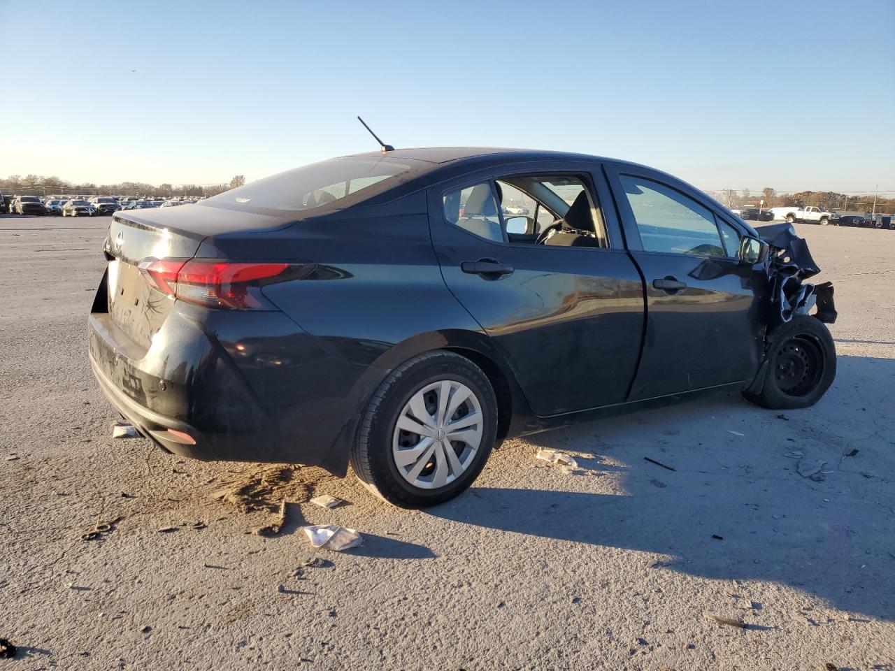 2020 Nissan Versa - Image 3