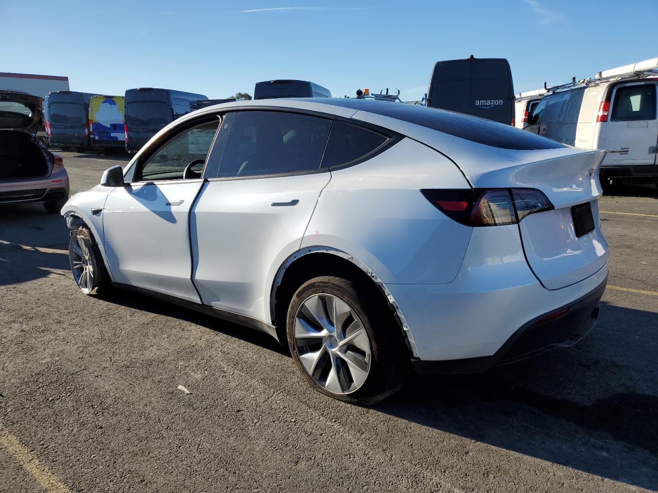 VIN 7SAYGDEE8PF600399 2023 TESLA MODEL Y no.2