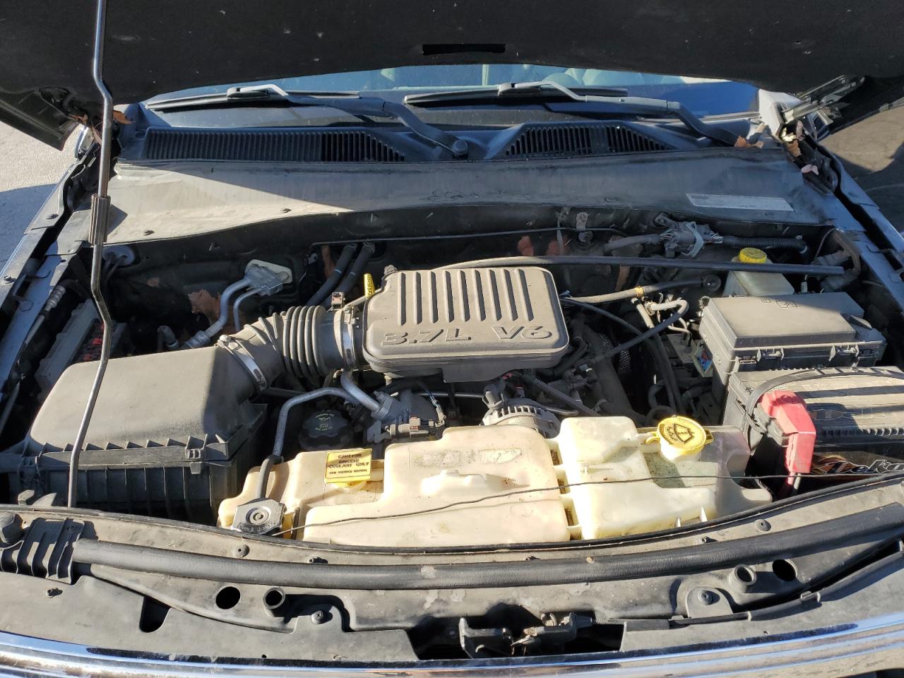 2007 Dodge Nitro - Image 12