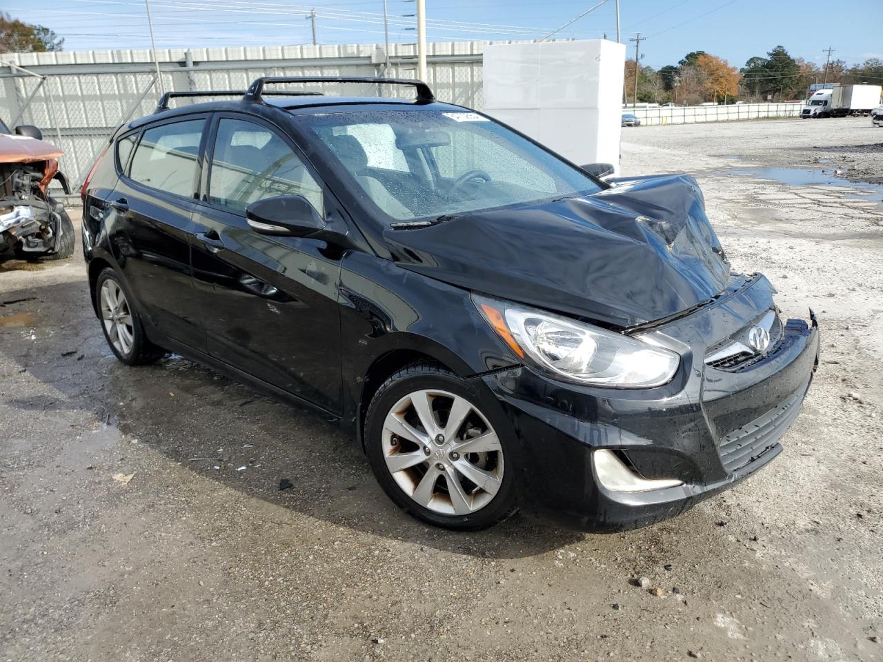 VIN KMHCU5AE7DU070906 2013 HYUNDAI ACCENT no.4