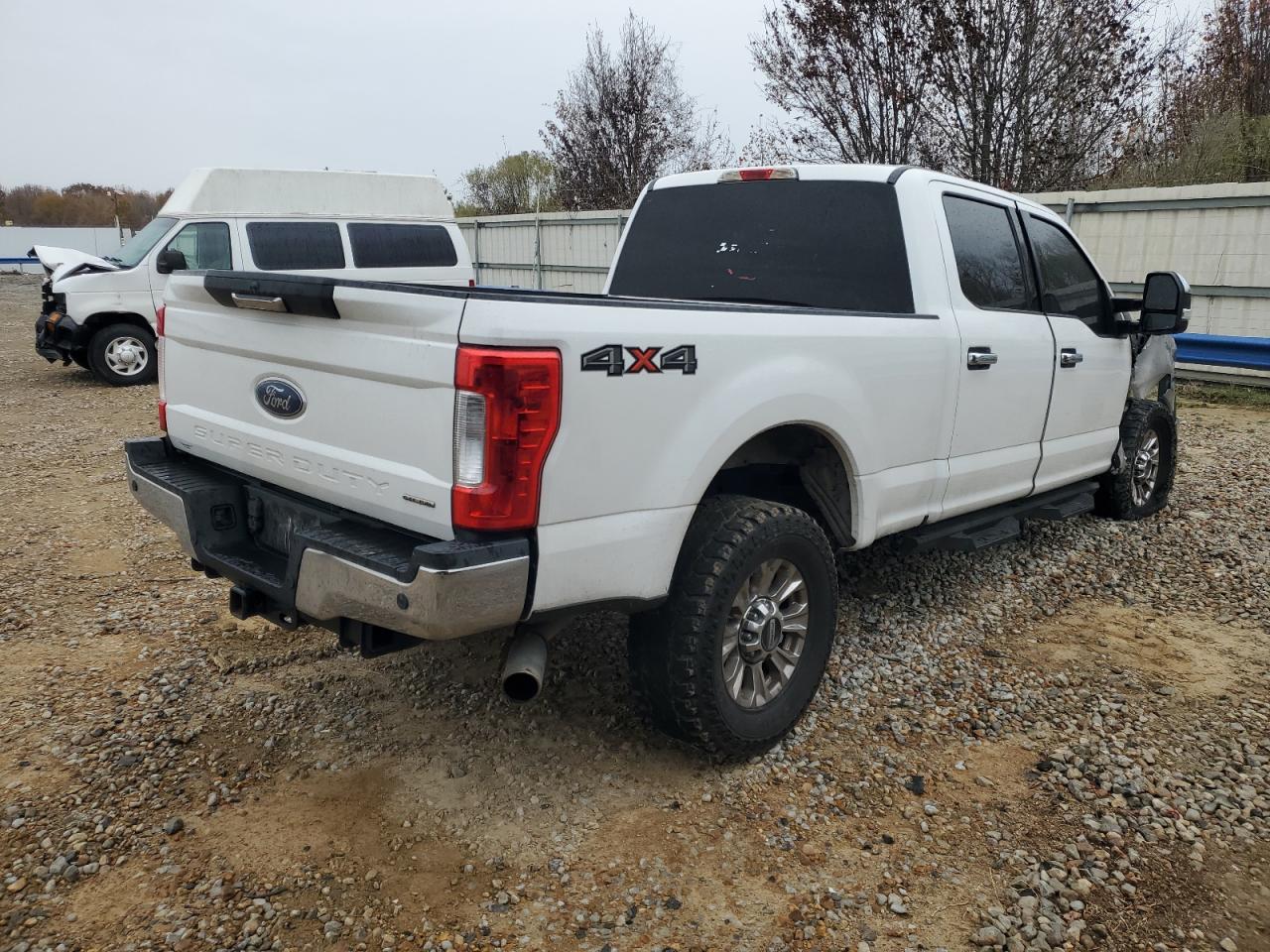 2017 Ford F250 - Image 4