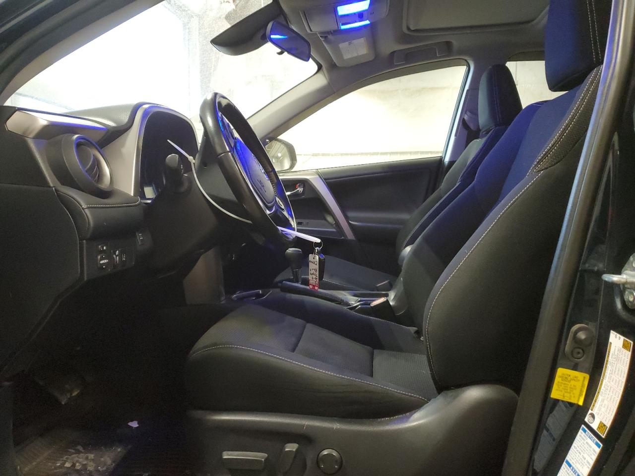 2018 Toyota RAV 4 - Image 7