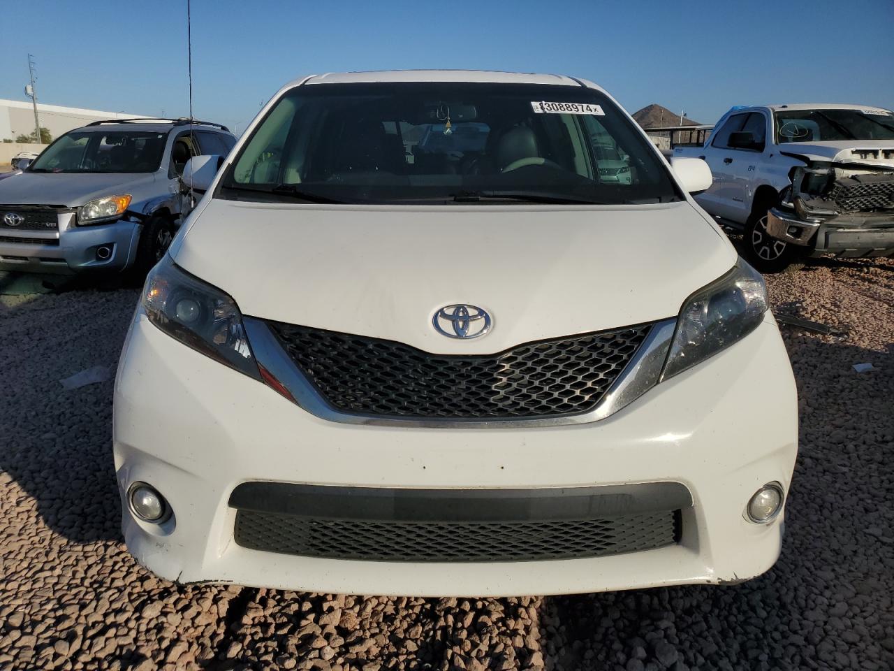 VIN 5TDXK3DC3DS388598 2013 TOYOTA SIENNA no.5