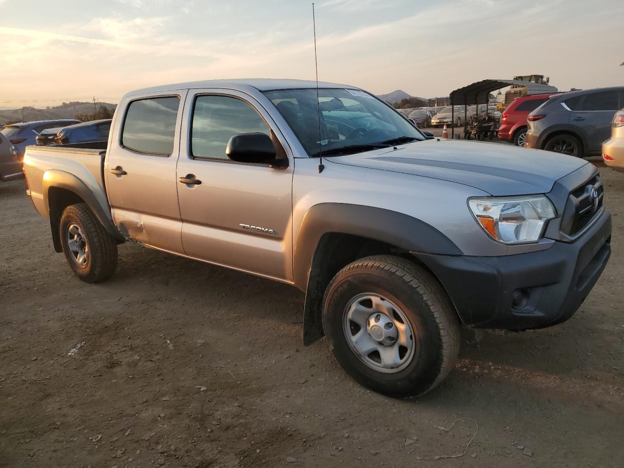 VIN 5TFJX4GN0EX034737 2014 TOYOTA TACOMA no.4