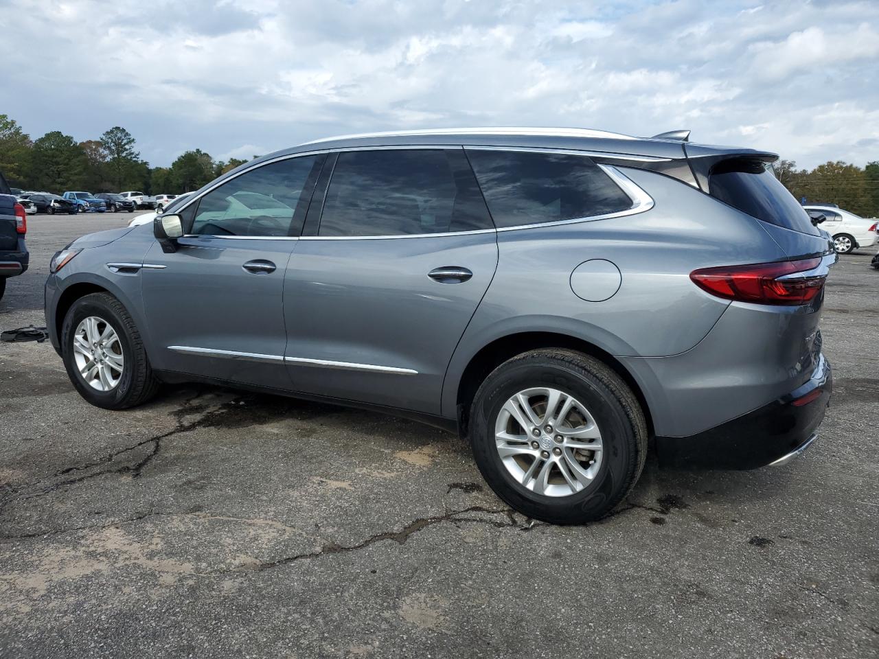 VIN 5GAERBKW6JJ215694 2018 BUICK ENCLAVE no.2