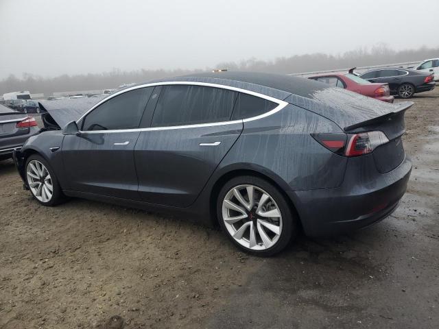  TESLA MODEL 3 2018 Серый