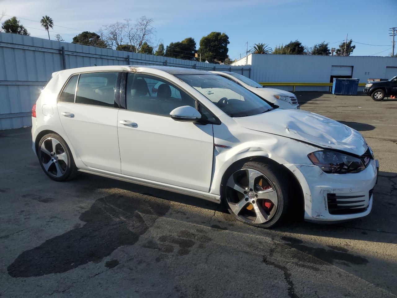 2015 Volkswagen GTI - Image 4