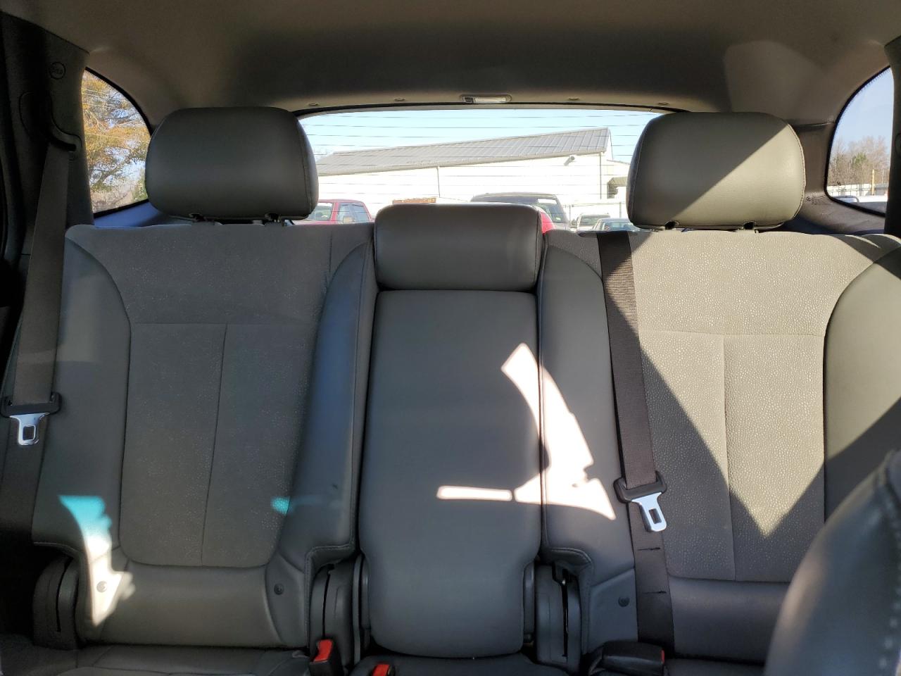 2012 Hyundai Santa Fe - Image 10