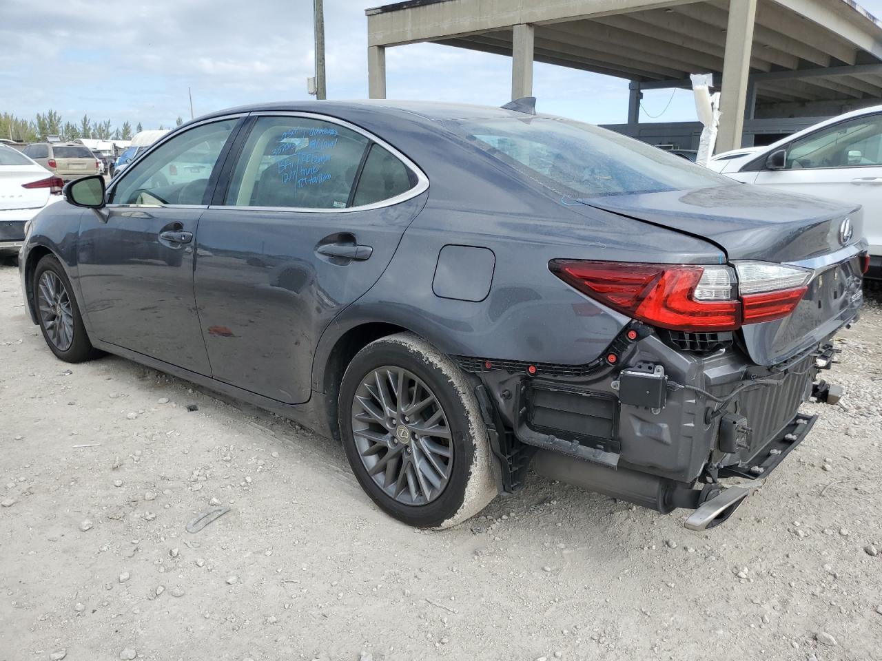 58ABK1GG3JU110096 2018 LEXUS ES - Image 2