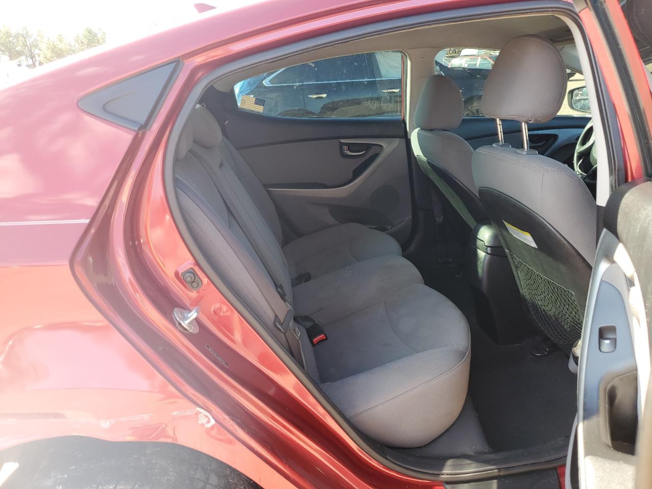 2015 Hyundai Elantra - Image 10