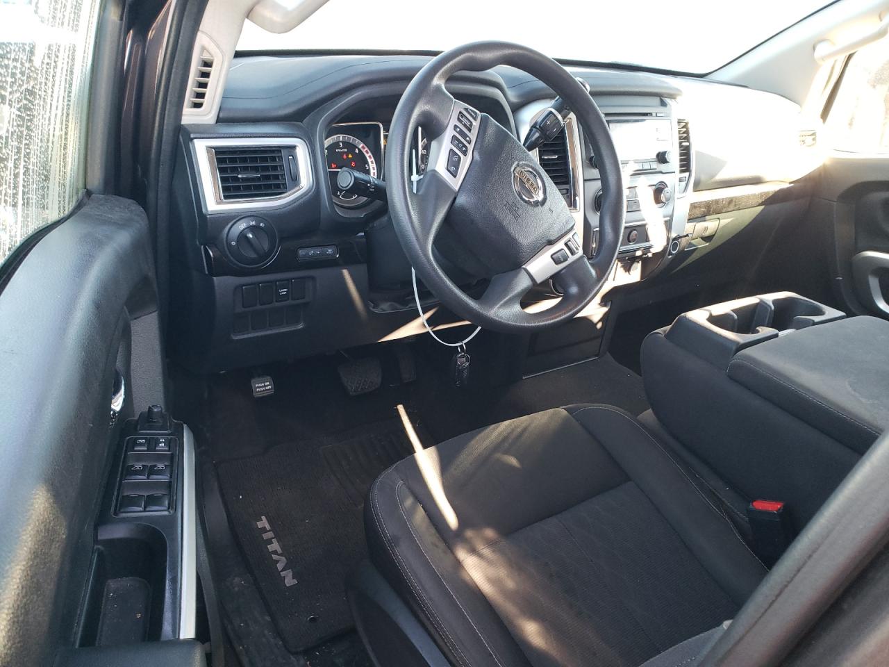 2017 Nissan Titan - Image 8
