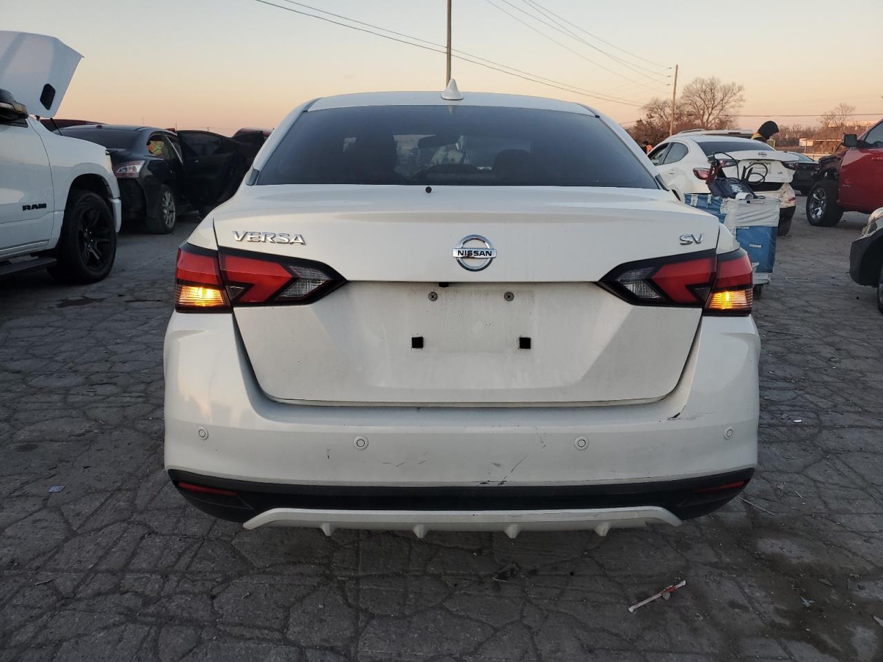 2021 Nissan Versa - Image 6