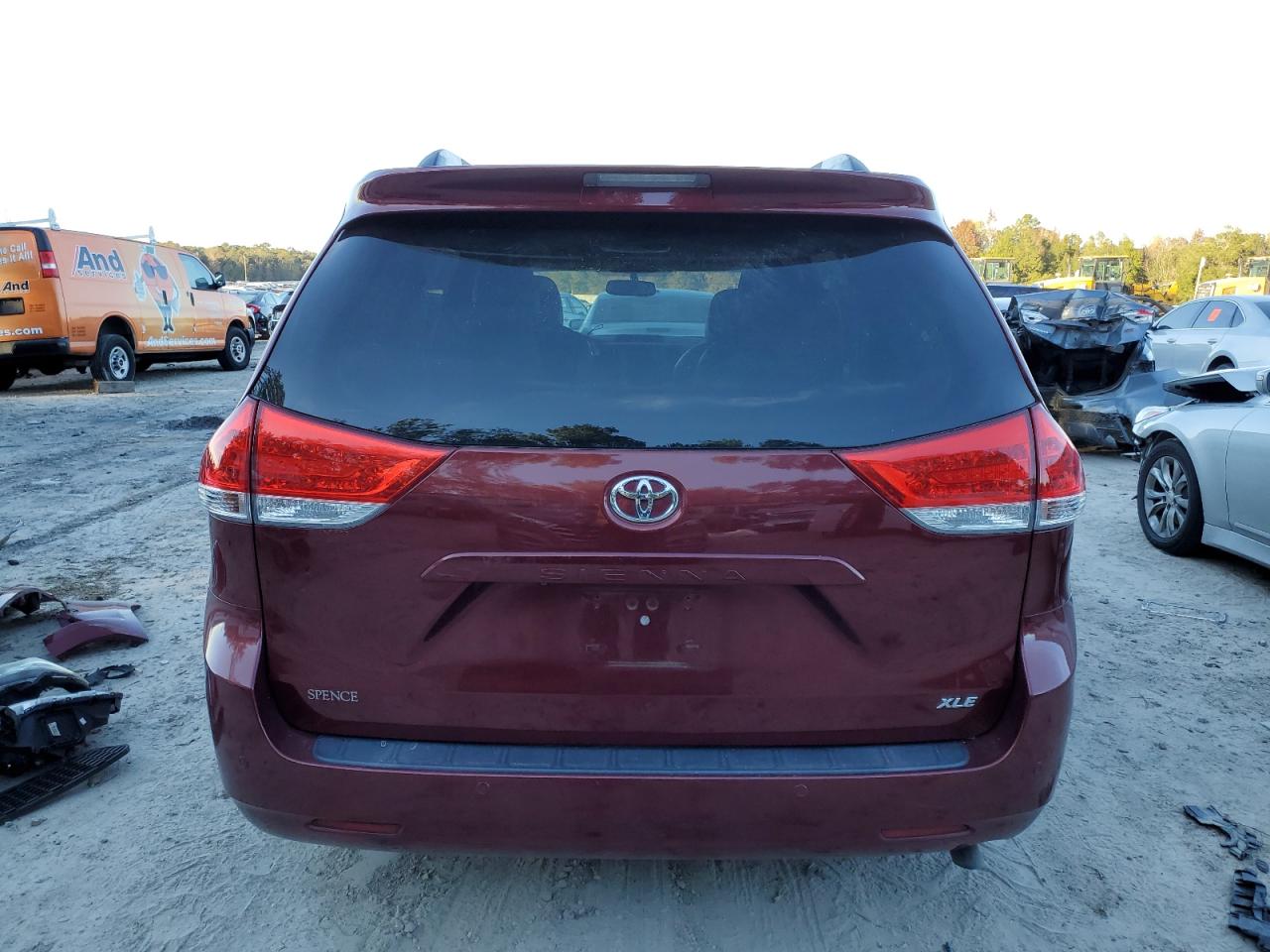 VIN 5TDYK3DC2ES463779 2014 TOYOTA All Models no.6