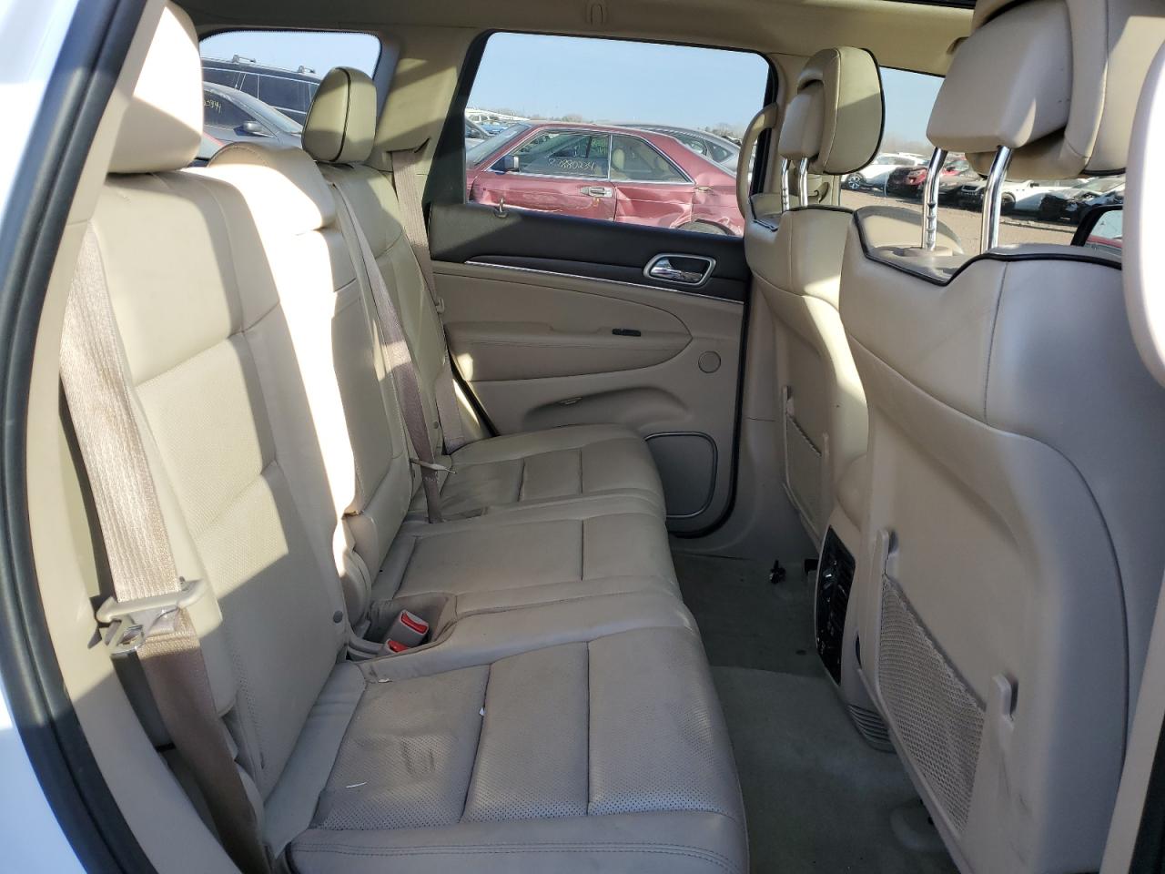 2018 Jeep Grand Cherokee - Image 10