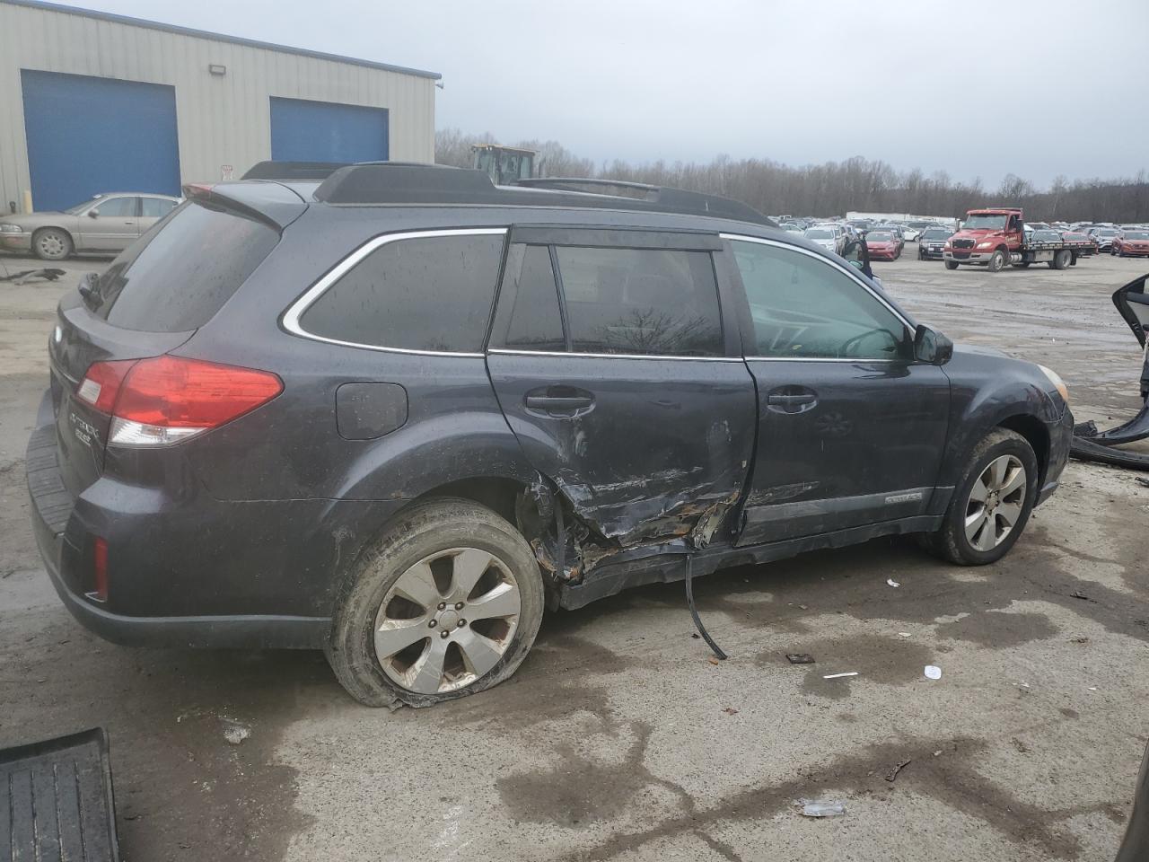2010 Subaru Outback - Image 3