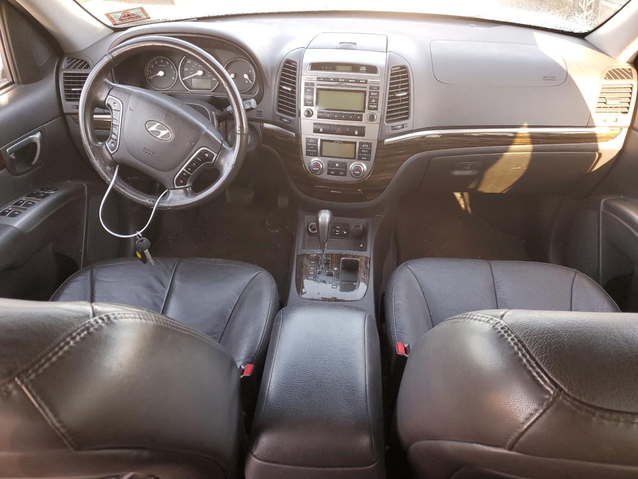 2010 Hyundai Santa Fe - Image 8