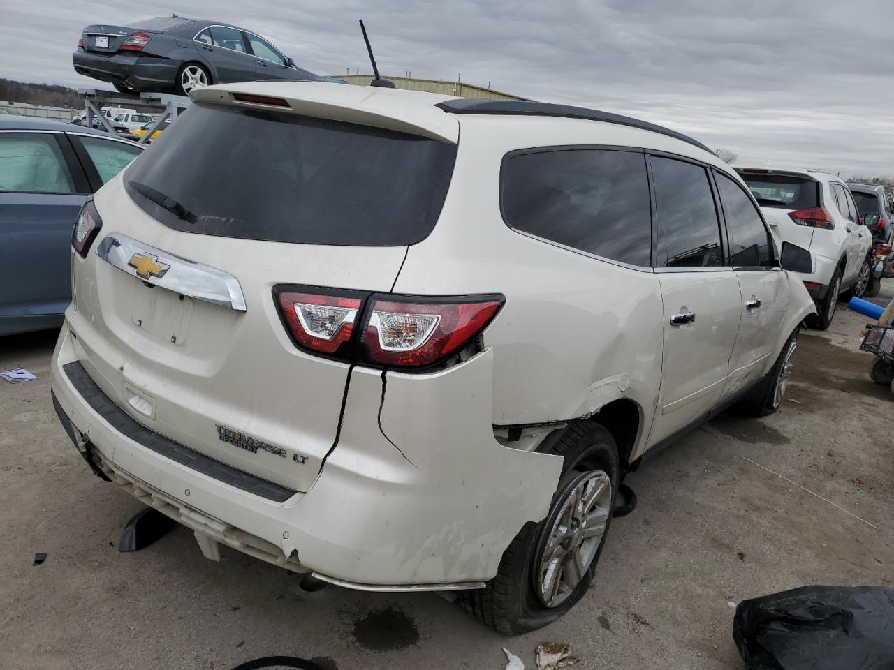 2014 Chevrolet Traverse - Image 3