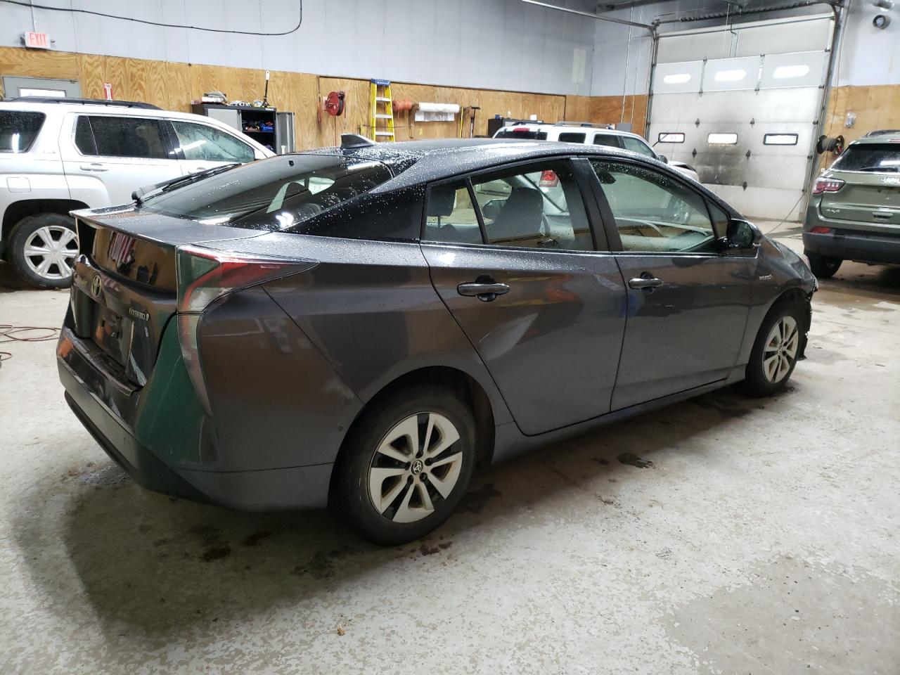 VIN JTDKBRFUXJ3061163 2018 TOYOTA PRIUS no.3